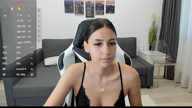 Kimi Ivy online show from September 19, 2025, 4:16 am