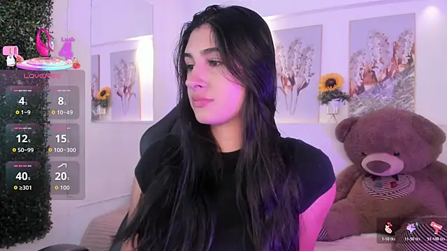 Ashley Evans18 online show from October 22, 2025, 12:48 pm