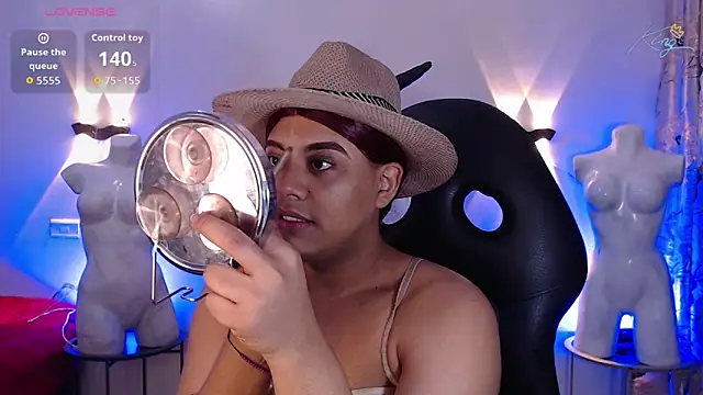 Snapshot of Emili_Roux chatting on February 2, 2026, 12:26 pm Emili Roux online show from February 2, 2026, 12:26 pm