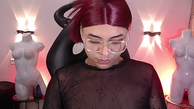 Snapshot of Emili_Roux chatting on February 22, 2026, 5:47 pm Emili Roux online show from February 22, 2026, 5:47 pm