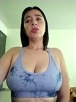 hailey85 online show from April 9, 2026, 8:26 pm