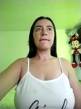 Snapshot of hailey85 chatting on February 2, 2026, 8:41 pm hailey85 online show from February 2, 2026, 8:41 pm