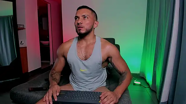 Snapshot of maximusclark1 chatting on March 14, 2025, 12:21 am maximusclark1 online show from March 14, 2025, 12:21 am