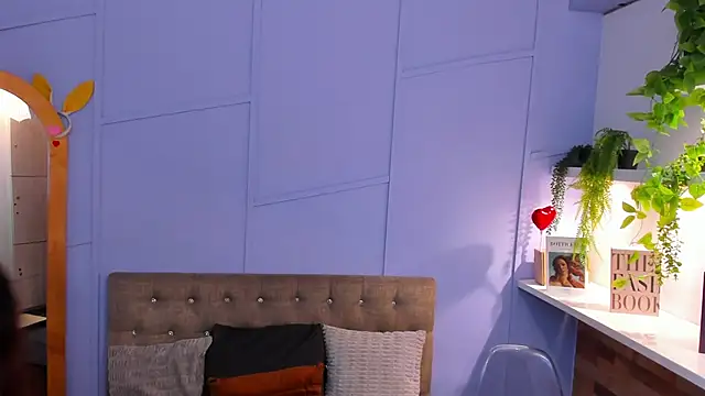 nathalie rossel online show from September 19, 2025, 6:50 am