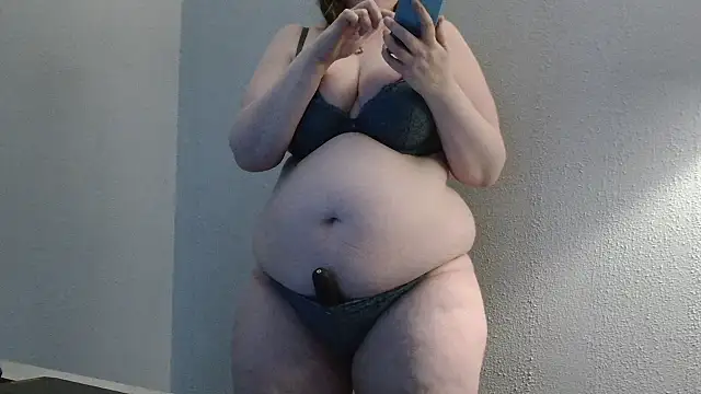 desiree1981 online show from February 11, 2026, 9:42 am