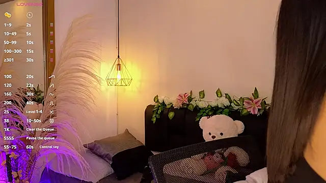 Hannah williams1 online show from October 8, 2025, 9:04 pm