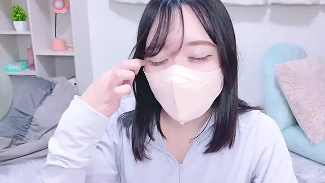 Yurie  online show from February 12, 2025, 3:38 pm