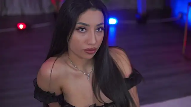 Snapshot of GinaValentinna chatting on September 15, 2025, 7:36 pm GinaValentinna online show from September 15, 2025, 7:36 pm