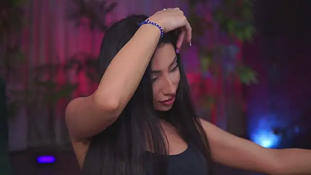 Snapshot of GinaValentinna chatting on January 7, 2026, 7:52 pm GinaValentinna online show from January 7, 2026, 7:52 pm