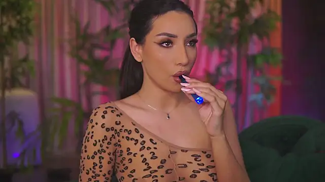 GinaValentinna online show from February 19, 2026, 7:33 pm