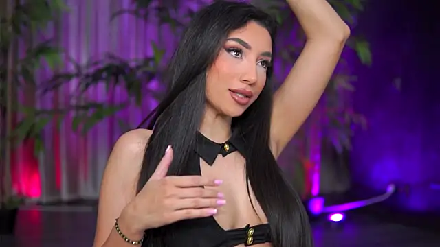 Snapshot of GinaValentinna chatting on October 23, 2025, 7:01 pm GinaValentinna online show from October 23, 2025, 7:01 pm