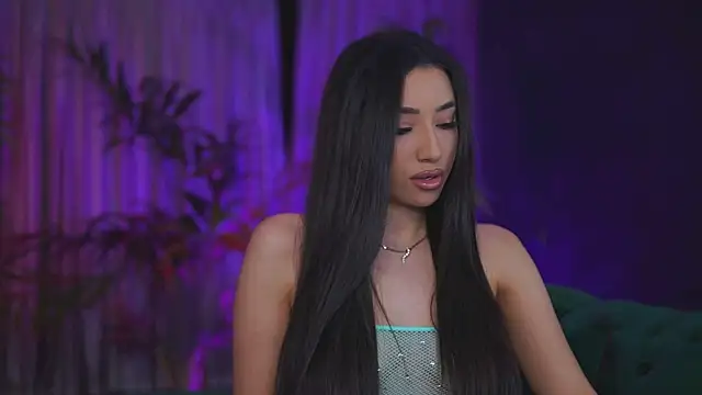 Snapshot of GinaValentinna chatting on November 19, 2025, 7:58 pm GinaValentinna online show from November 19, 2025, 7:58 pm