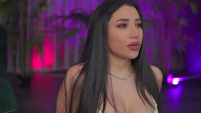 Snapshot of GinaValentinna chatting on October 25, 2025, 7:03 pm GinaValentinna online show from October 25, 2025, 7:03 pm