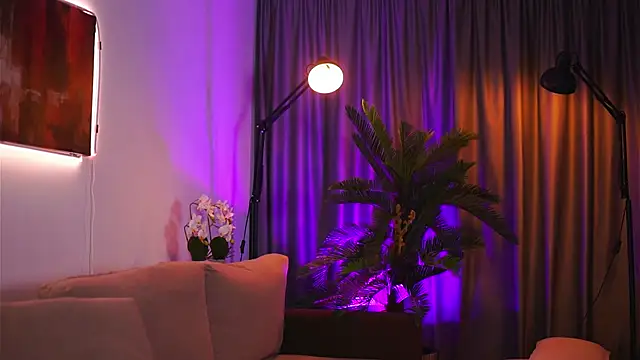 Snapshot of GinaValentinna chatting on March 7, 2025, 10:54 pm GinaValentinna online show from March 7, 2025, 10:54 pm