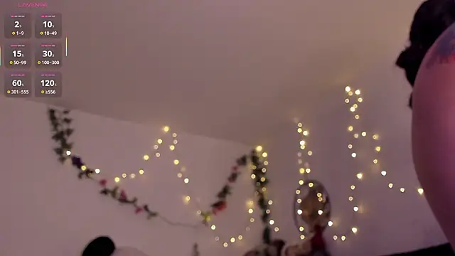 Snapshot of Carlasxdreams chatting on February 13, 2026, 4:12 am Carlasxdreams online show from February 13, 2026, 4:12 am