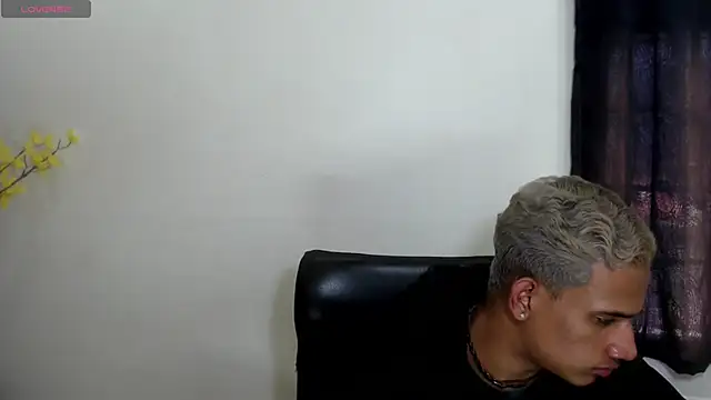 Snapshot of AbrahanBratz chatting on January 22, 2025, 5:59 pm AbrahanBratz online show from January 22, 2025, 5:59 pm