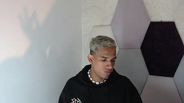 Snapshot of AbrahanBratz chatting on January 30, 2025, 2:58 pm AbrahanBratz online show from January 30, 2025, 2:58 pm