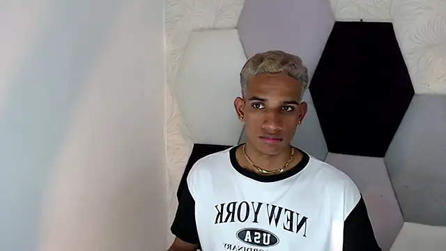 Snapshot of AbrahanBratz chatting on January 11, 2025, 11:13 pm AbrahanBratz online show from January 11, 2025, 11:13 pm