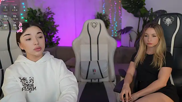 Julia  Star  online show from February 25, 2025, 11:32 am