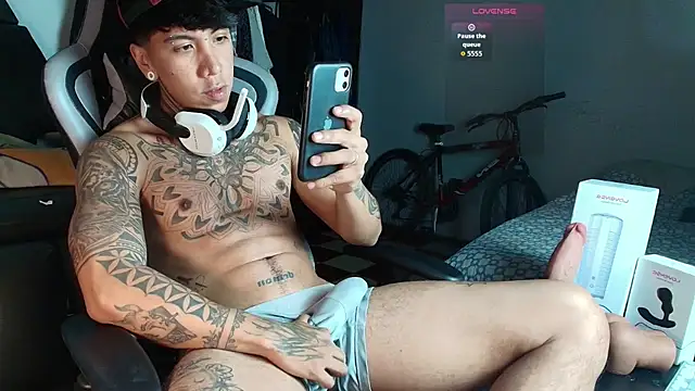 Snapshot of Nickhot0609 chatting on October 11, 2025, 4:46 am Nickhot0609 online show from October 11, 2025, 4:46 am