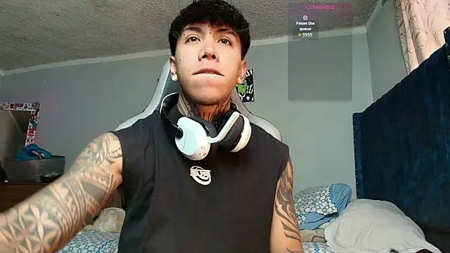 Snapshot of Nickhot0609 chatting on October 13, 2025, 5:25 pm Nickhot0609 online show from October 13, 2025, 5:25 pm