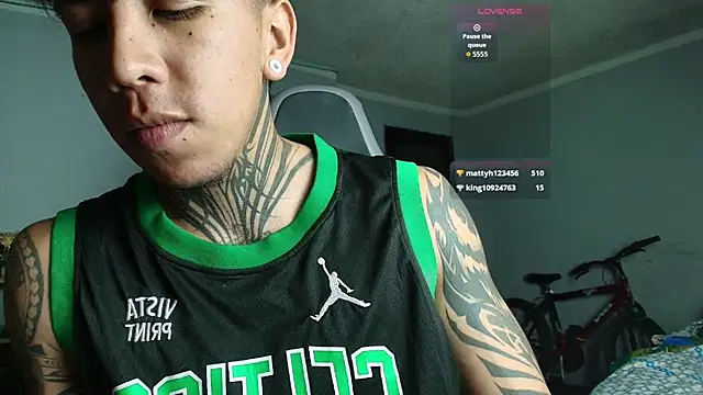 Snapshot of Nickhot0609 chatting on October 12, 2025, 4:58 am Nickhot0609 online show from October 12, 2025, 4:58 am