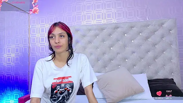 Derieri D online show from October 13, 2025, 7:48 pm