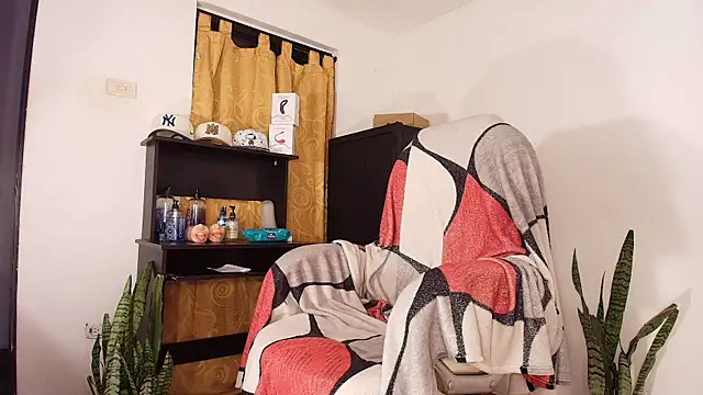 Edward Milleer online show from October 21, 2025, 6:29 pm