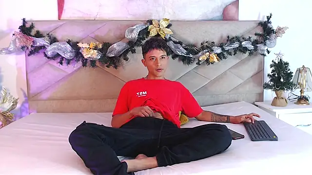 Snapshot of Edward_Milleer chatting on December 7, 2024, 3:09 am Edward Milleer online show from December 7, 2024, 3:09 am