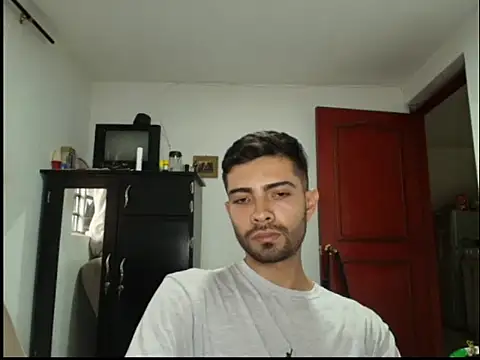 Jestebanano online show from October 15, 2025, 9:45 pm