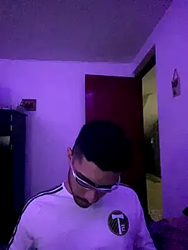 Jestebanano online show from November 8, 2025, 11:30 pm