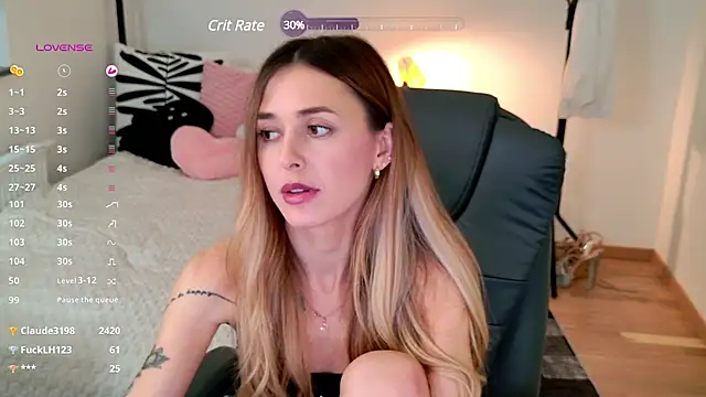 Snapshot of Sophie_Enzo chatting on February 16, 2025, 1:36 am Sophie Enzo online show from February 16, 2025, 1:36 am