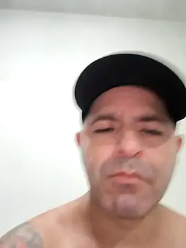 Marciogrei online show from December 15, 2025, 8:03 pm