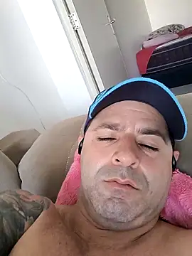 Marciogrei online show from November 25, 2025, 9:04 pm