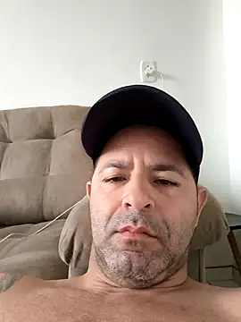 Marciogrei online show from October 6, 2025, 6:52 pm