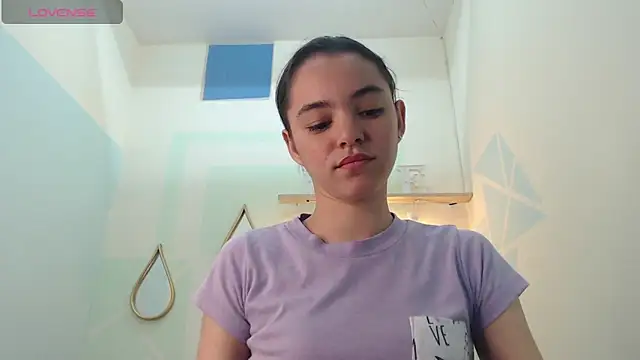 Mia-kalinfa online show from February 17, 2025, 12:49 pm