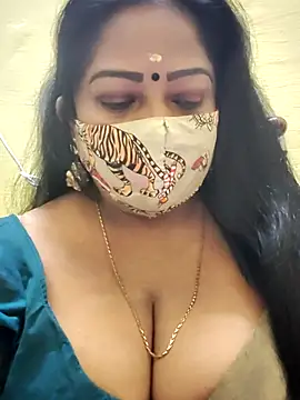 Snapshot of maniisha chatting on October 5, 2025, 8:10 pm maniisha online show from October 5, 2025, 8:10 pm