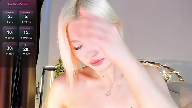 Snapshot of milli_sun_ chatting on February 20, 2025, 8:17 am milli sun online show from February 20, 2025, 8:17 am
