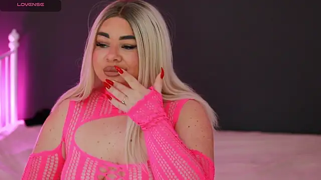 Snapshot of MissLilaa chatting on December 20, 2024, 4:46 pm MissLilaa online show from December 20, 2024, 4:46 pm