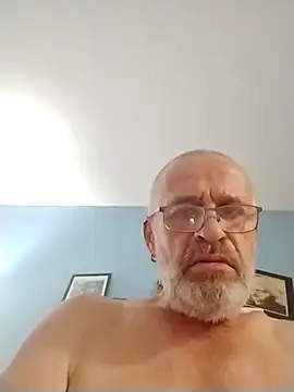 geilerschwanz64 online show from September 26, 2025, 8:43 am