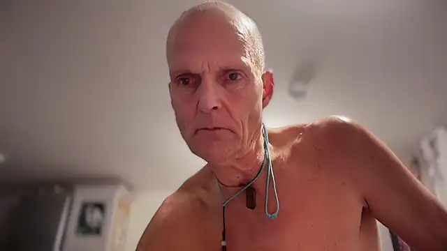 Snapshot of TowaFreespirit chatting on March 5, 2026, 12:29 am TowaFreespirit online show from March 5, 2026, 12:29 am