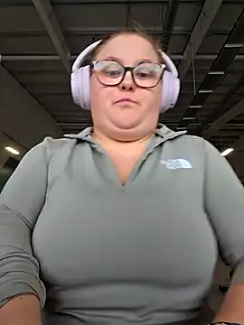 Snapshot of Tallulah-mae-xoxox chatting on April 15, 2026, 2:10 pm Tallulah-mae-xoxox online show from April 15, 2026, 2:10 pm