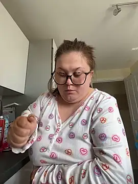 Snapshot of Tallulah-mae-xoxox chatting on April 14, 2026, 10:20 am Tallulah-mae-xoxox online show from April 14, 2026, 10:20 am