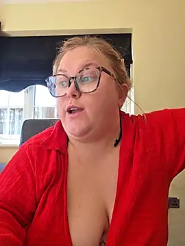 Snapshot of Tallulah-mae-xoxox chatting on May 24, 2026, 1:22 pm Tallulah-mae-xoxox online show from May 24, 2026, 1:22 pm