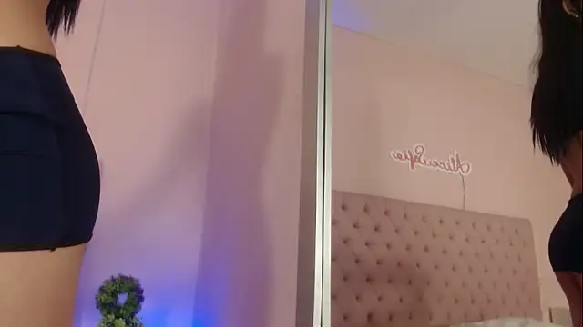 alice sofia online show from November 25, 2025, 1:33 pm