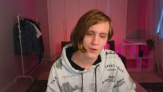 nikompell online show from March 18, 2025, 3:02 am