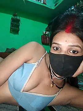 Hoty girl 143 online show from October 12, 2025, 3:35 pm