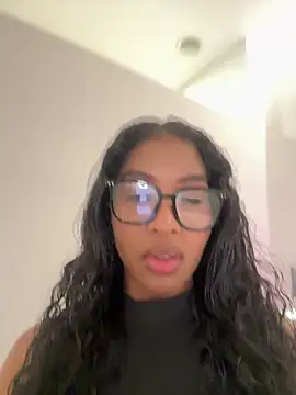 IamCrystal2 online show from July 24, 2026, 1:23 am