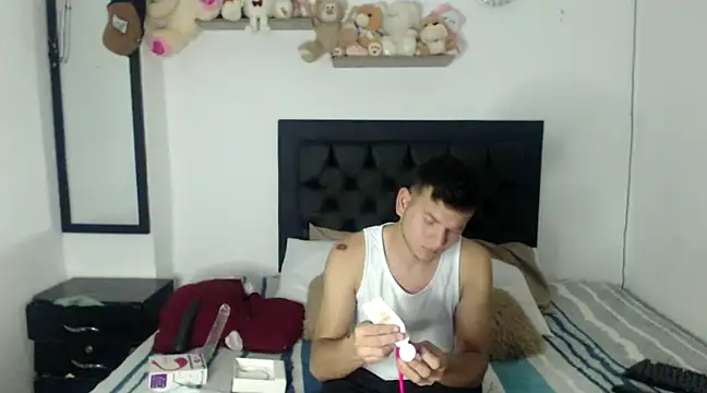 Snapshot of Latin_Boy24 chatting on February 21, 2025, 3:12 am Latin Boy24 online show from February 21, 2025, 3:12 am