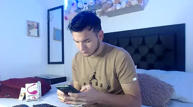 Snapshot of Latin_Boy24 chatting on January 29, 2025, 4:30 pm Latin Boy24 online show from January 29, 2025, 4:30 pm